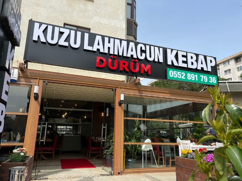 Kuzu Lahmacun Kebap — Kozyatağı'ndaki mekânın dış cephesi